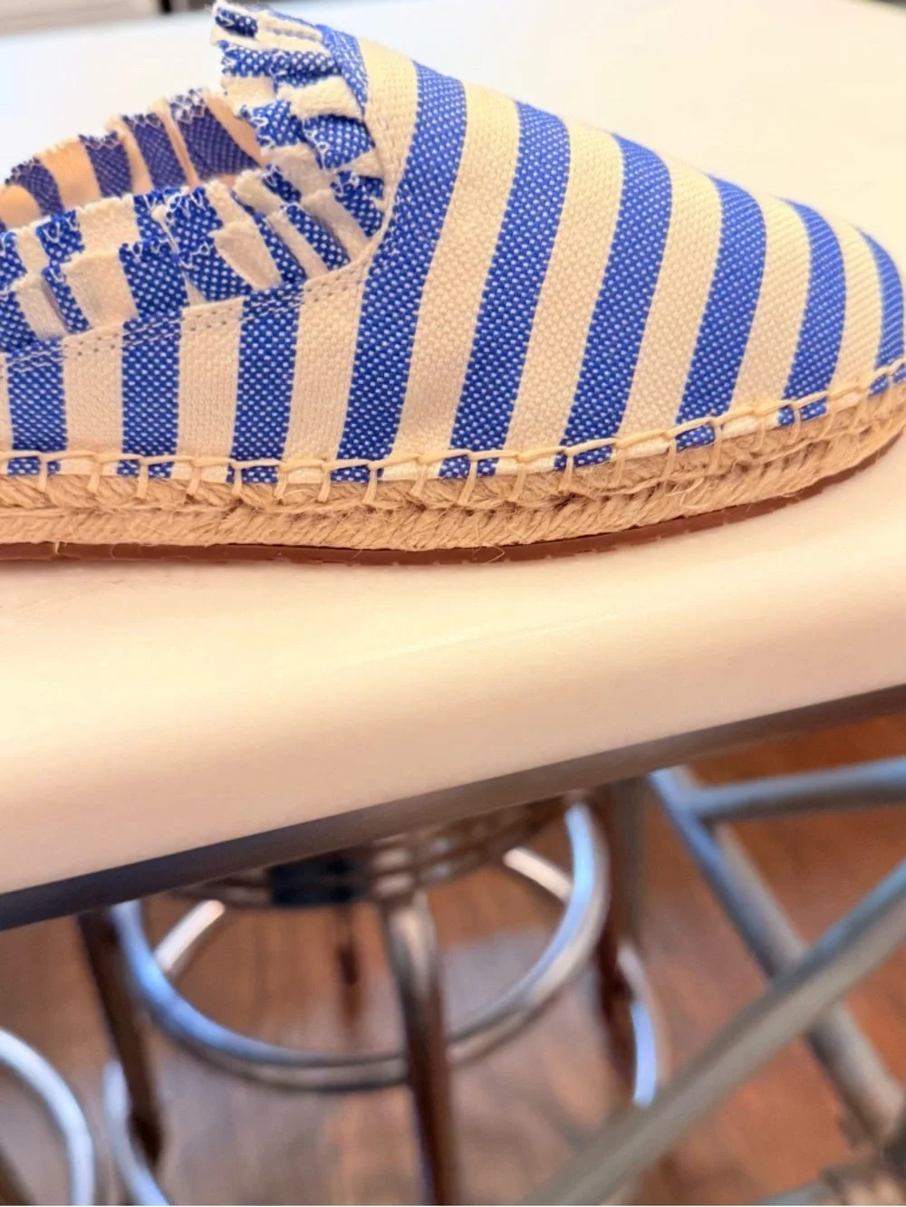 Kate Spade Laila Blue & Ivory Ruffle Espadrilles Mules Size 7.5 Slide Shoes NIB